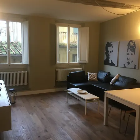 Leon Rosso Flat Apartment Florence